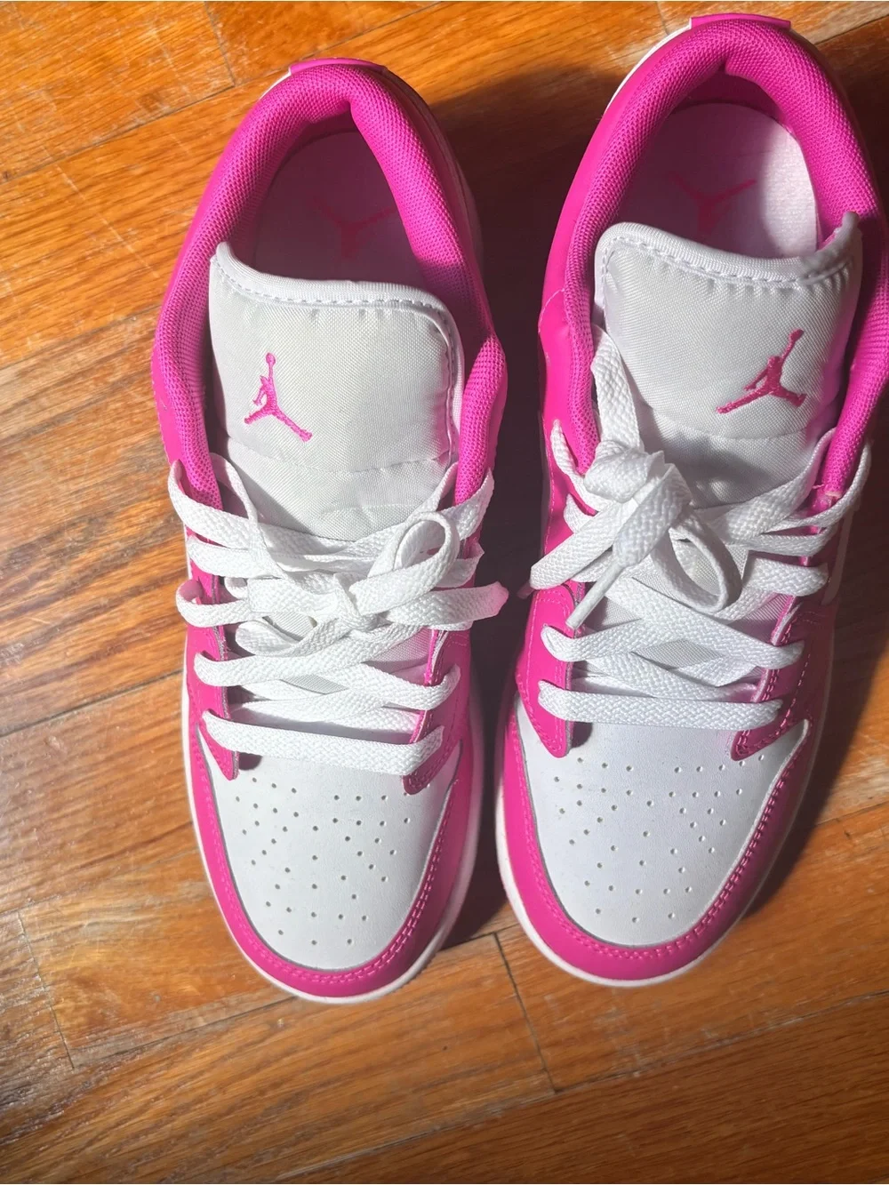 Nike Kids White and Hot Pink Low-Top Sneakers